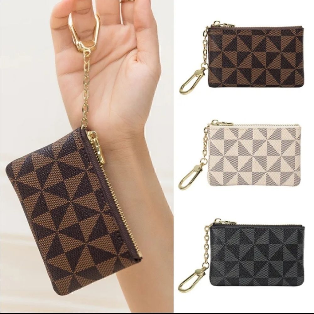 LuxuriousCheckeredâ
GeometricâPouchâ
Keychain - Picture 3 of 4